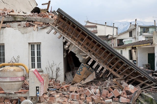 earthquake-1665886_640